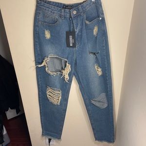 NWT Misguided High rise ripped mom jean